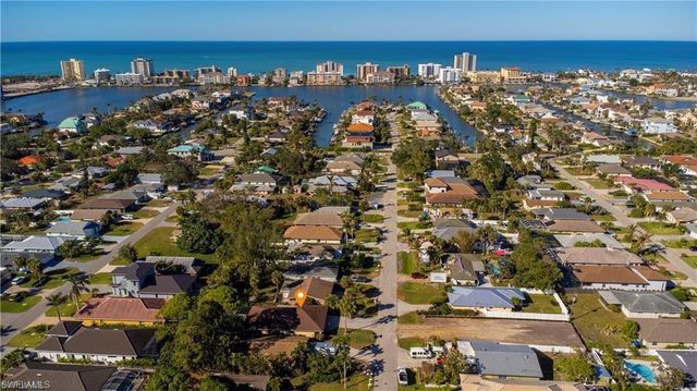 552 97th AVE N, Naples, FL 34108
