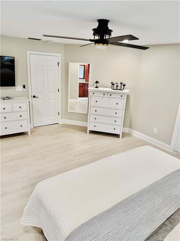552 97th AVE N, Naples, FL 34108