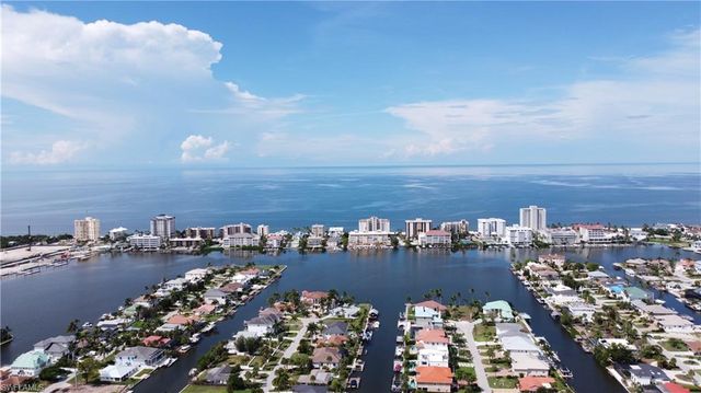 552 97th AVE N, Naples, FL 34108