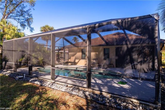 552 97th AVE N, Naples, FL 34108