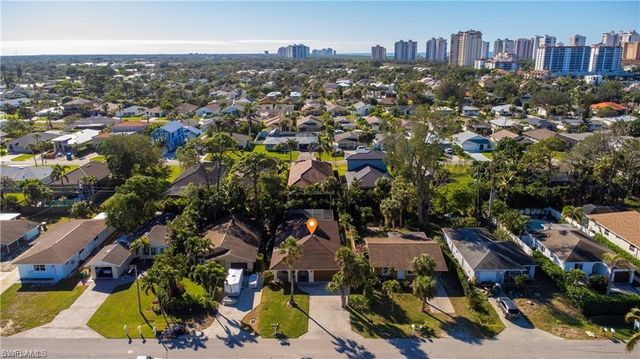 552 97th AVE N, Naples, FL 34108