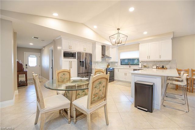 552 97th AVE N, Naples, FL 34108