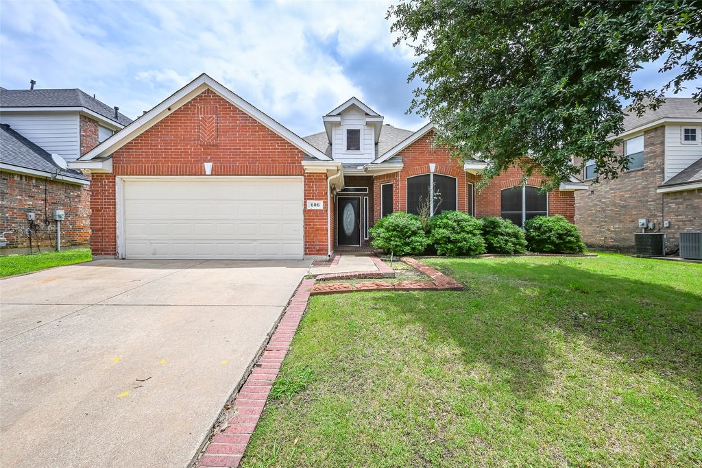 606 Primavera Drive, Arlington, TX 76002