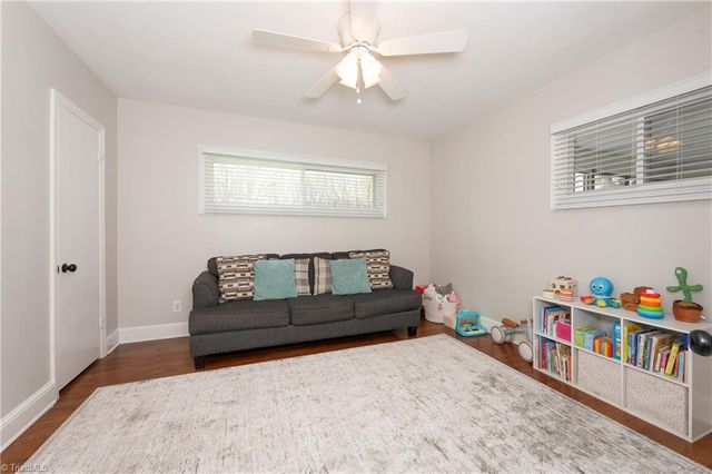 2855 Loch Drive, Winston-salem, NC 27106