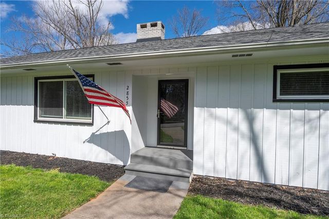 2855 Loch Drive, Winston-salem, NC 27106