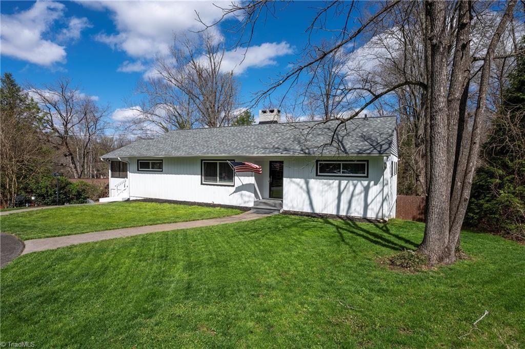 2855 Loch Drive, Winston-salem, NC 27106