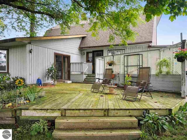 2322 N M-66, East Jordan, MI 49727