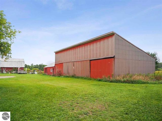 2322 N M-66, East Jordan, MI 49727