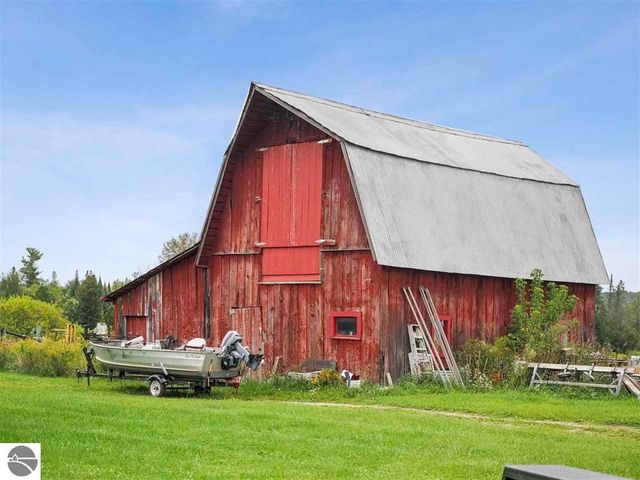 2322 N M-66, East Jordan, MI 49727