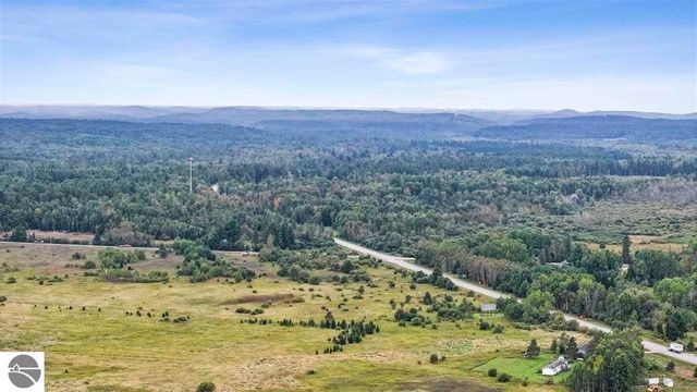 2322 N M-66, East Jordan, MI 49727