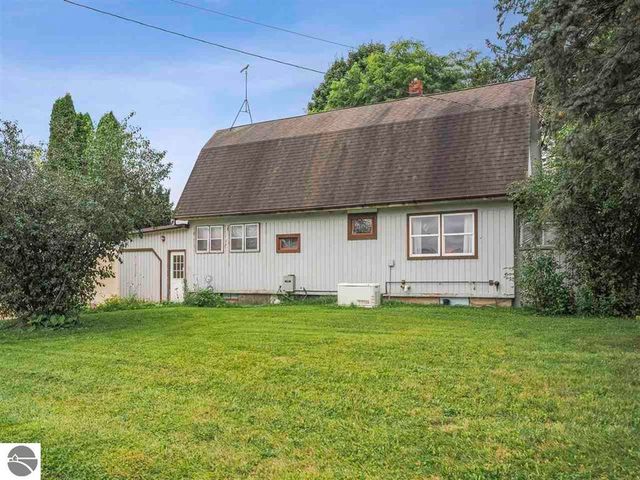 2322 N M-66, East Jordan, MI 49727