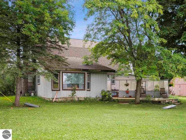 2322 N M-66, East Jordan, MI 49727