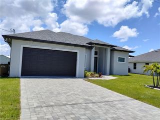 1011 SW 15th PL, Cape Coral, FL 33991