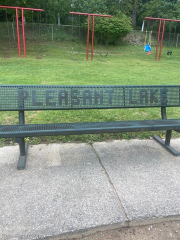 0000 Blue Jay Way, West Bloomfield Twp, MI 48322