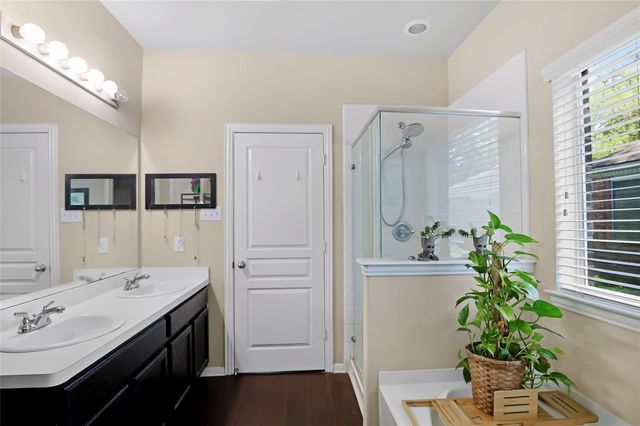 1603 Sahara Drive, Crosby, TX 77532