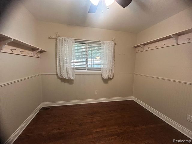 5045 Abington Drive, Troy, MI 48085