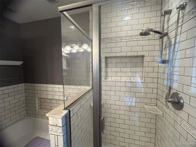 5045 Abington Drive, Troy, MI 48085