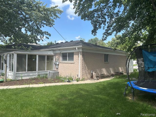5045 Abington Drive, Troy, MI 48085