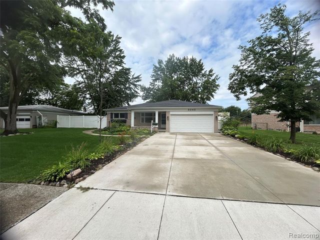 5045 Abington Drive, Troy, MI 48085