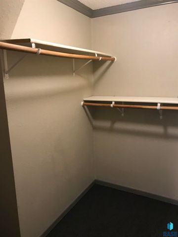 1016 W 27th St Street, Sioux Falls, SD 57105