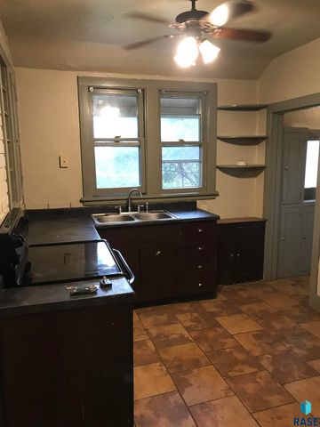 1016 W 27th St Street, Sioux Falls, SD 57105
