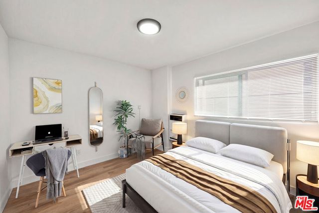 1045 N Ardmore Avenue, Los Angeles, CA 90029