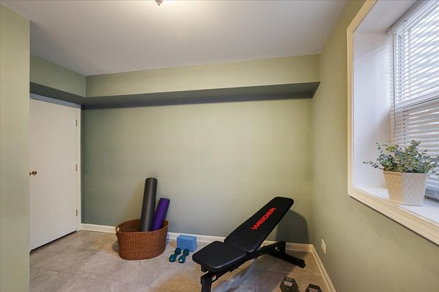 689 E Illinois Road, Lake Forest, IL 60045