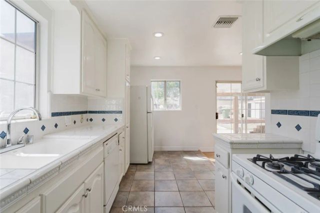 7737 Cleon Avenue, Sun Valley, CA 91352