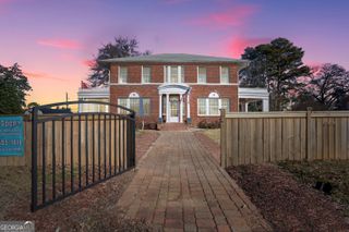 64 W Howell Street, Hartwell, GA 30643
