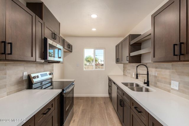 2932 N Castro Avenue, Tucson, AZ 85705