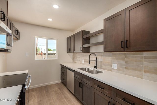 2932 N Castro Avenue, Tucson, AZ 85705