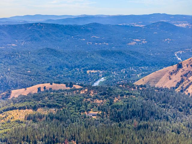 4016 Twin Ridges Rd, Placerville, CA 95667