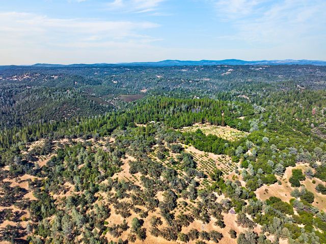 4016 Twin Ridges Rd, Placerville, CA 95667