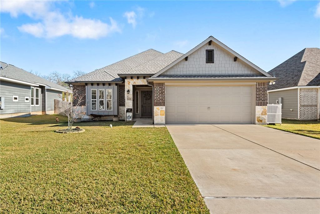 2004 Dumfries Drive, Bryan, TX 77807
