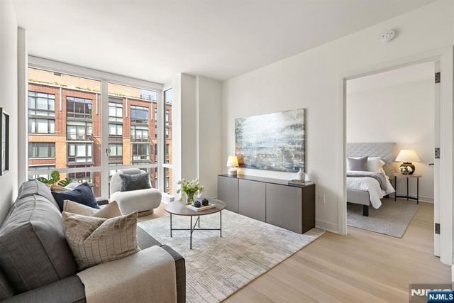 1000 Maxwell Lane 10E, Hoboken, NJ 07030