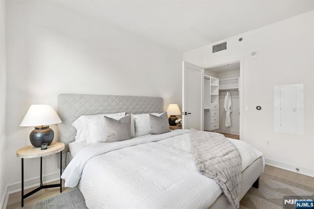 1000 Maxwell Lane 10E, Hoboken, NJ 07030