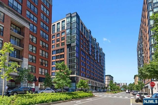 1000 Maxwell Lane 10E, Hoboken, NJ 07030