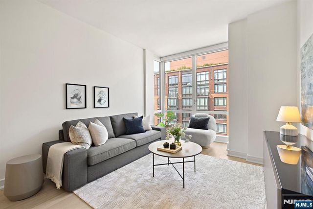 1000 Maxwell Lane 10E, Hoboken, NJ 07030
