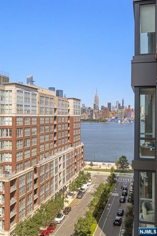 1000 Maxwell Lane 10E, Hoboken, NJ 07030