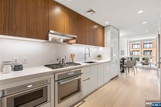 1000 Maxwell Lane 10E, Hoboken, NJ 07030