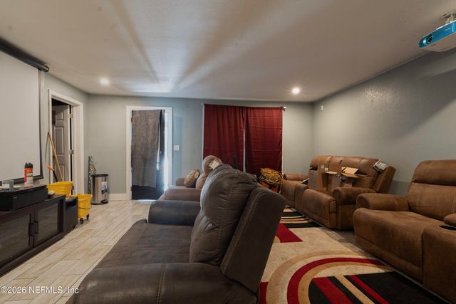 7949 TALLAHASSEE Avenue, Jacksonville, FL 32208