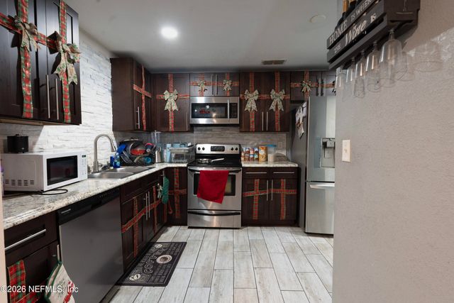 7949 TALLAHASSEE Avenue, Jacksonville, FL 32208