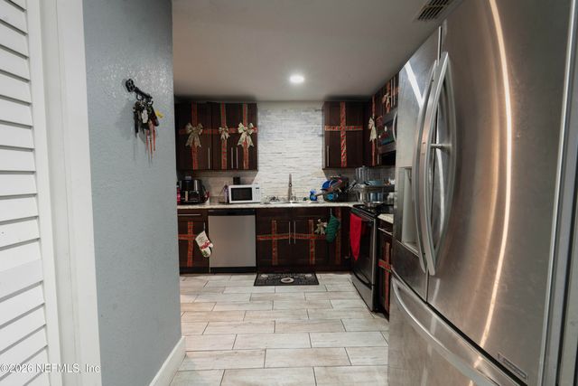 7949 TALLAHASSEE Avenue, Jacksonville, FL 32208