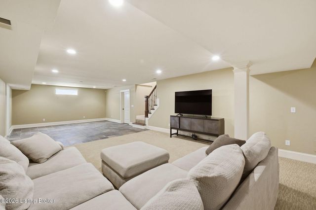 9103 Dayflower St, Prospect, KY 40059