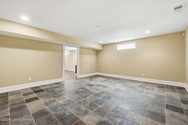 9103 Dayflower St, Prospect, KY 40059