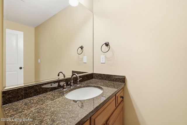9103 Dayflower St, Prospect, KY 40059