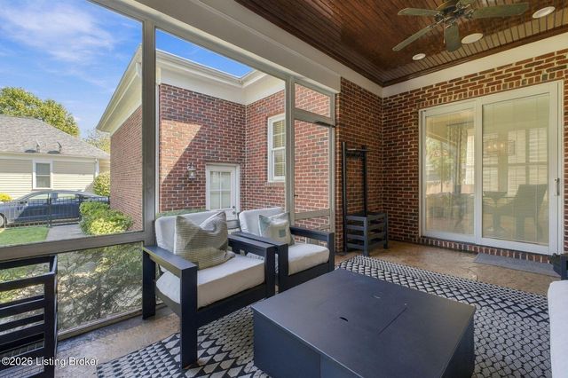 9103 Dayflower St, Prospect, KY 40059