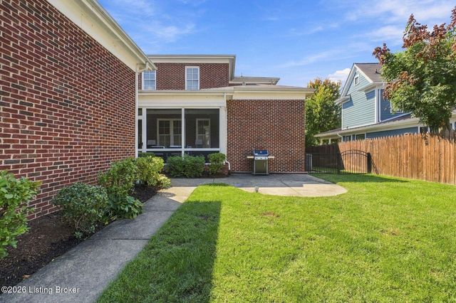 9103 Dayflower St, Prospect, KY 40059