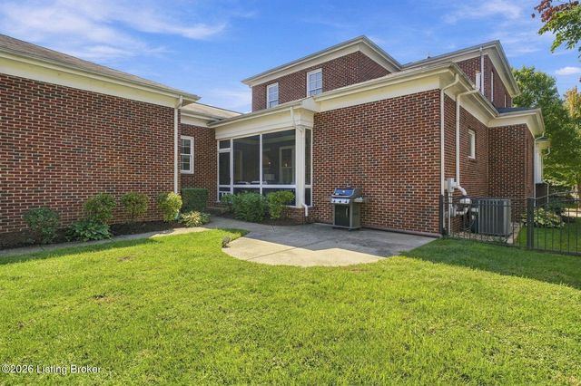 9103 Dayflower St, Prospect, KY 40059
