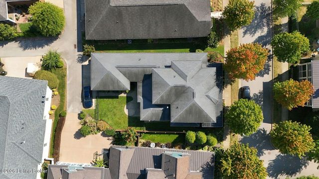 9103 Dayflower St, Prospect, KY 40059